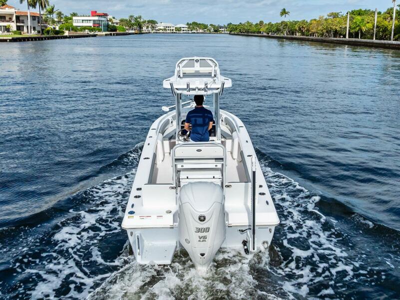 24' 2023 Everglades 243 Center Console