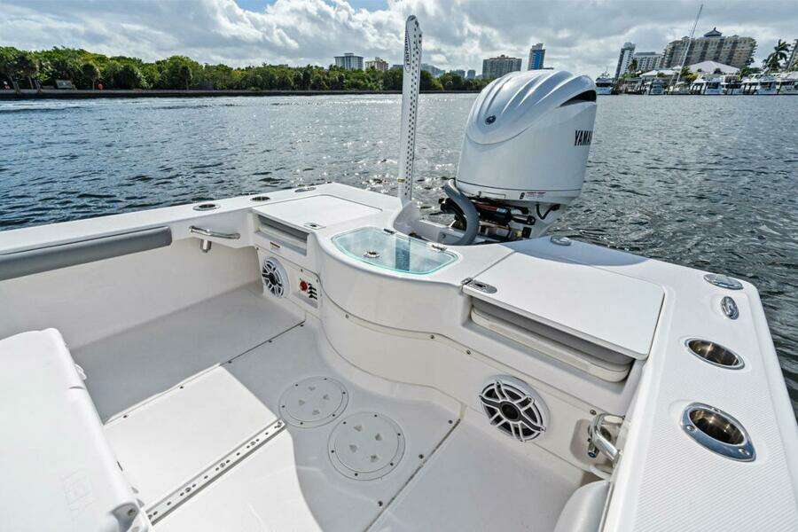 24ft Everglades Yacht For Sale