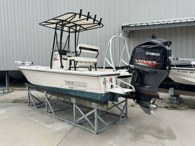 22ft Pathfinder Yacht For Sale