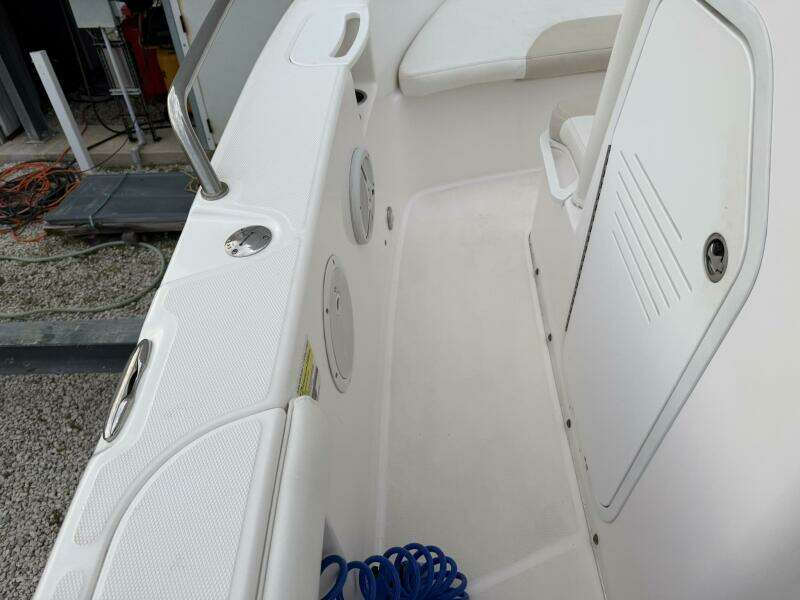 23ft Everglades Yacht For Sale