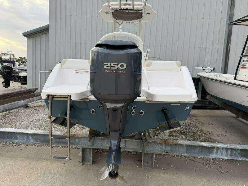 23ft Everglades Yacht For Sale