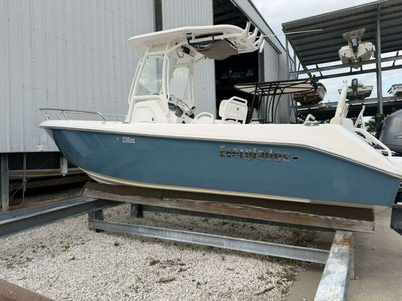 23ft Everglades Yacht For Sale