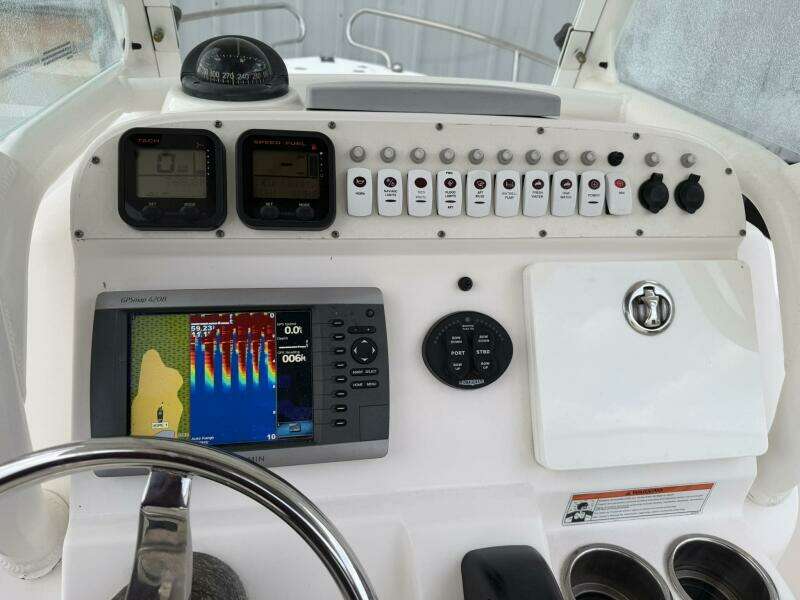 23ft Everglades Yacht For Sale