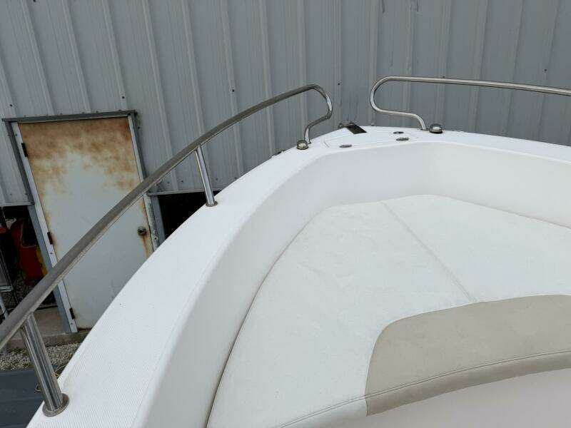 23ft Everglades Yacht For Sale