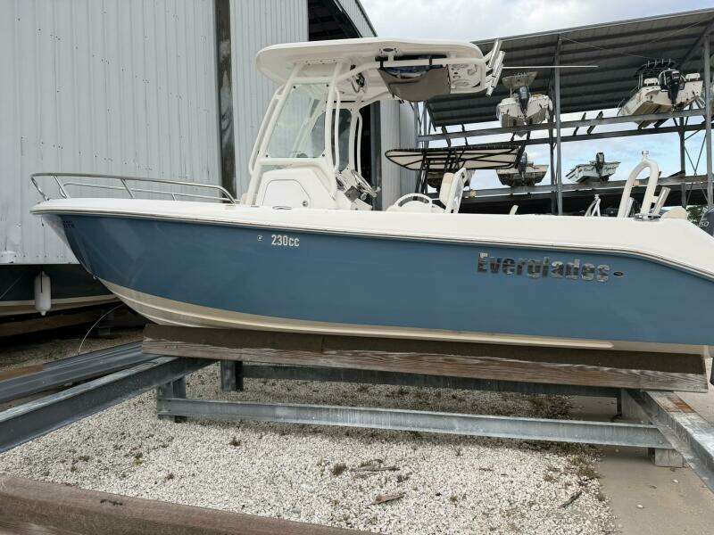 23ft Everglades Yacht For Sale
