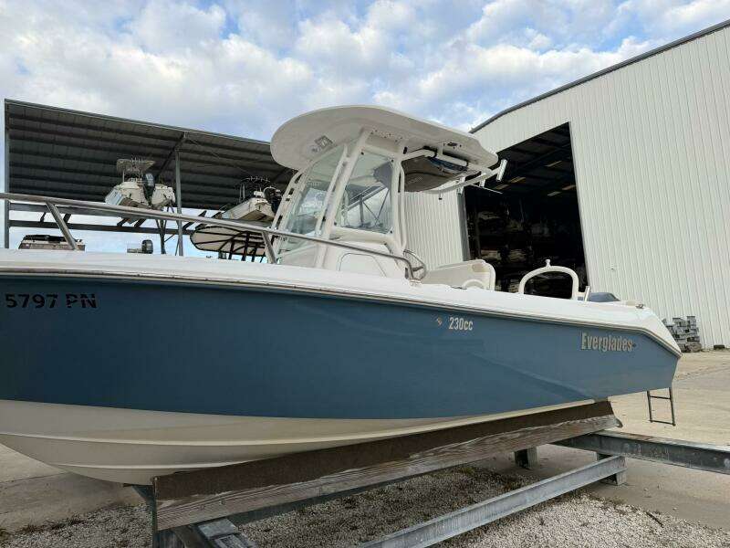 23ft Everglades Yacht For Sale