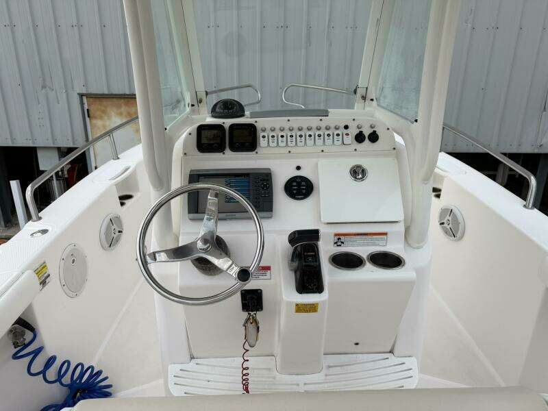 23ft Everglades Yacht For Sale