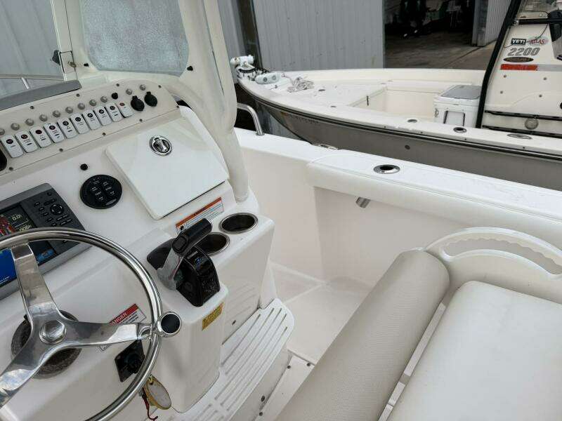 23ft Everglades Yacht For Sale