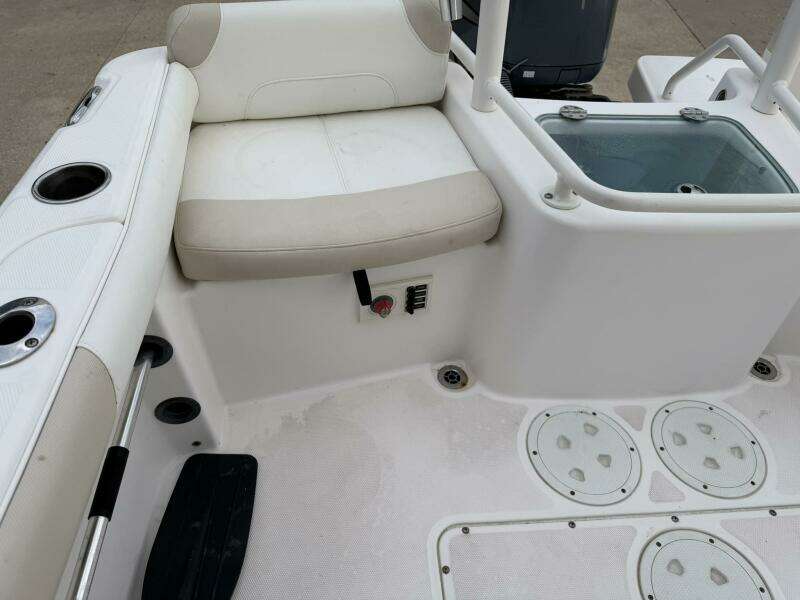 23ft Everglades Yacht For Sale