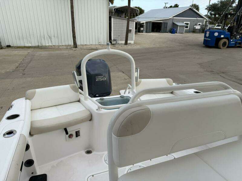 23ft Everglades Yacht For Sale