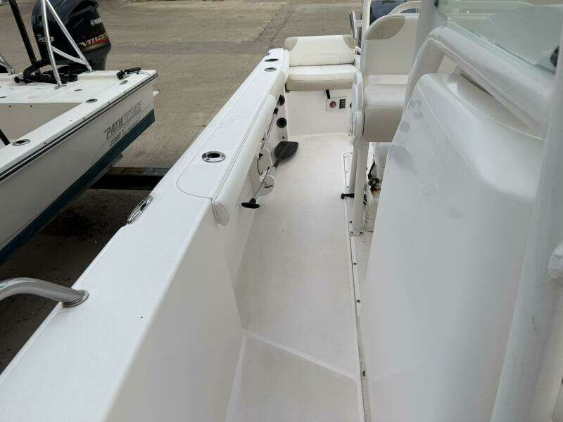 23ft Everglades Yacht For Sale