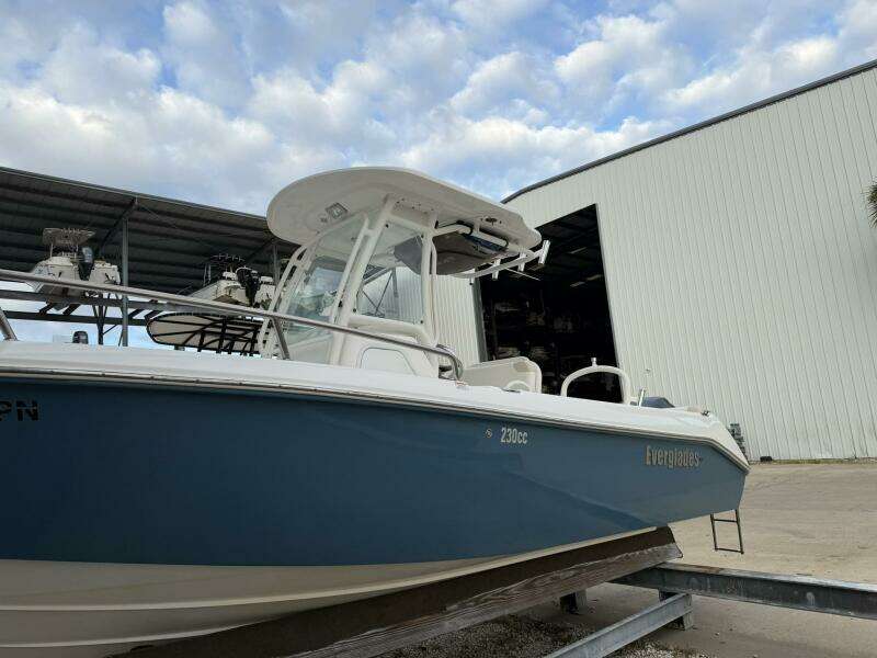 23ft Everglades Yacht For Sale