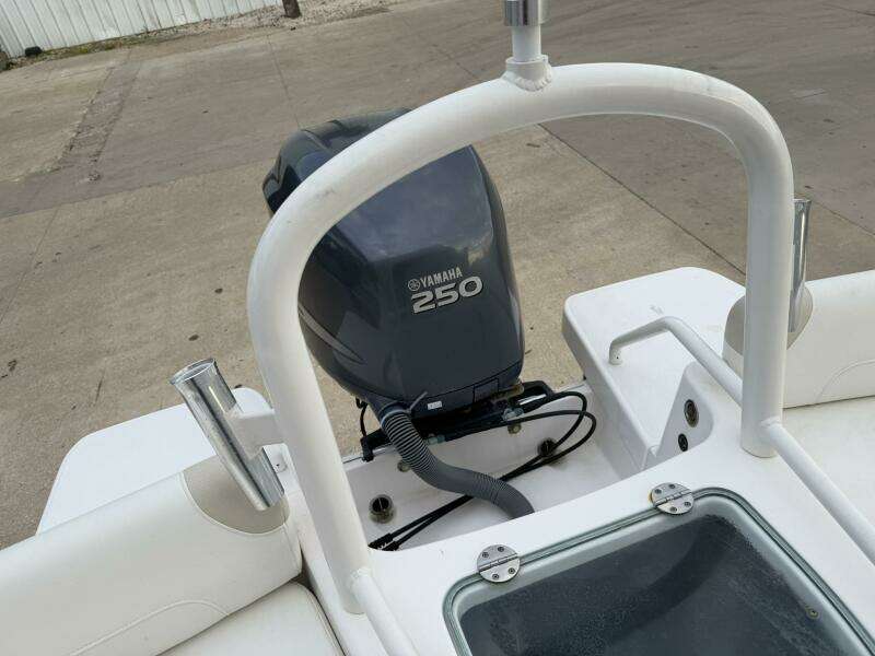 23ft Everglades Yacht For Sale