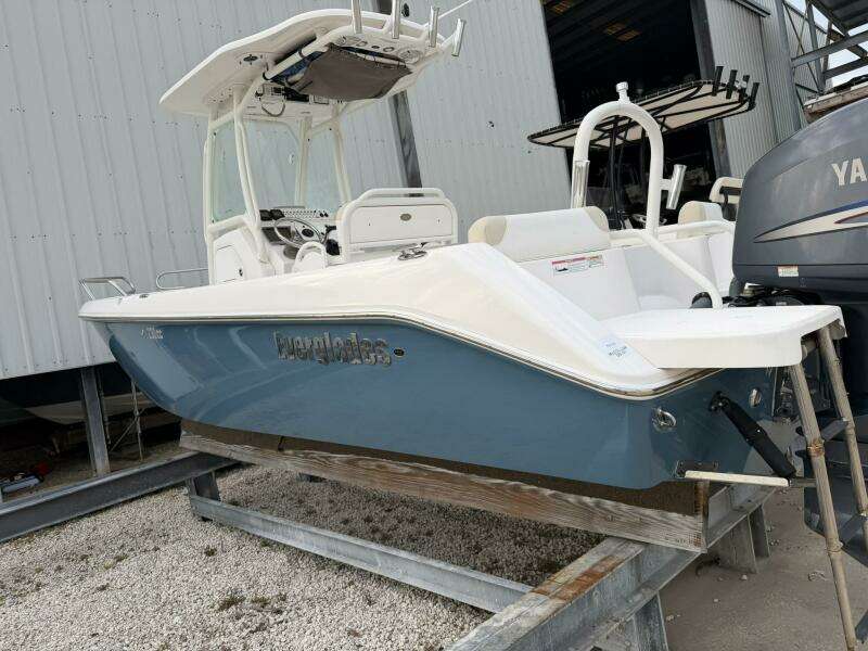 23ft Everglades Yacht For Sale