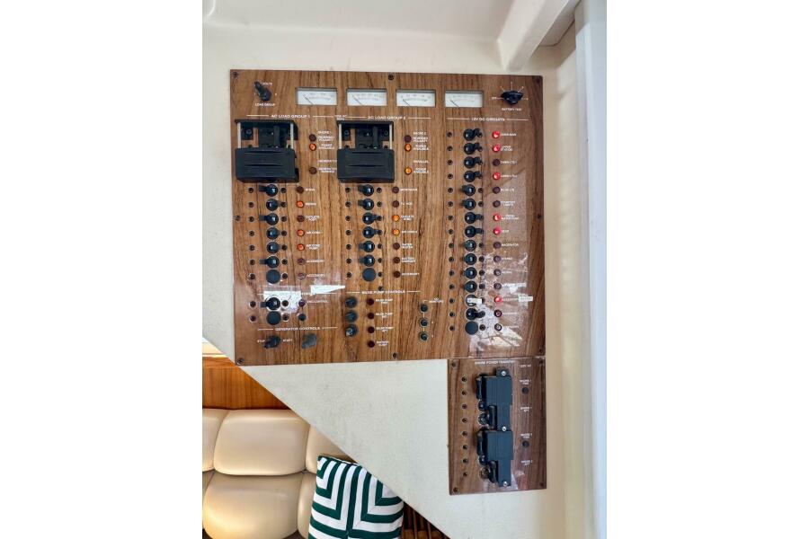 40' 2000 Mainship 390 Trawler