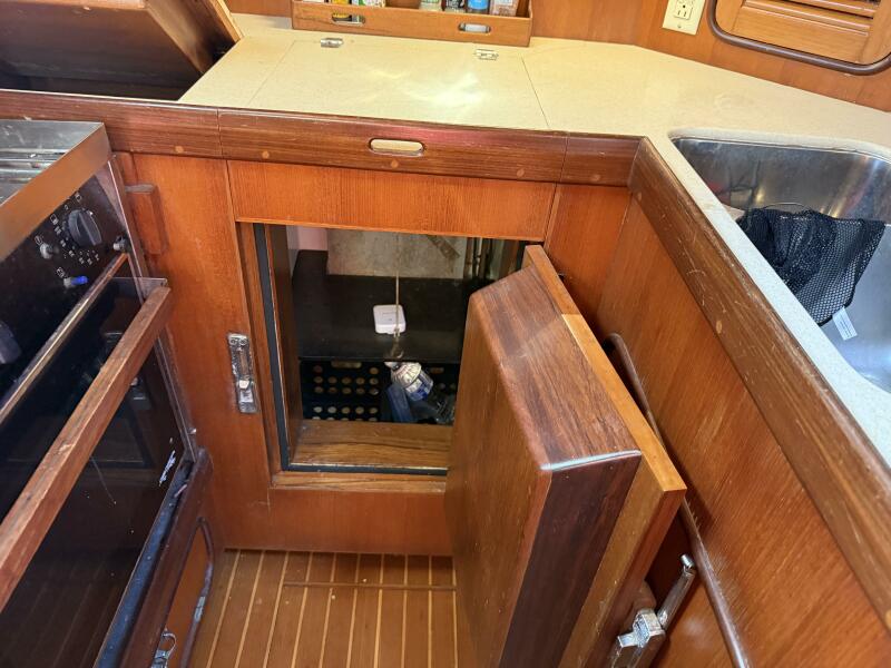 46' 1999 Passport 456