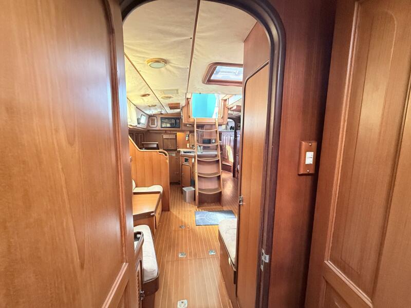 46' 1999 Passport 456