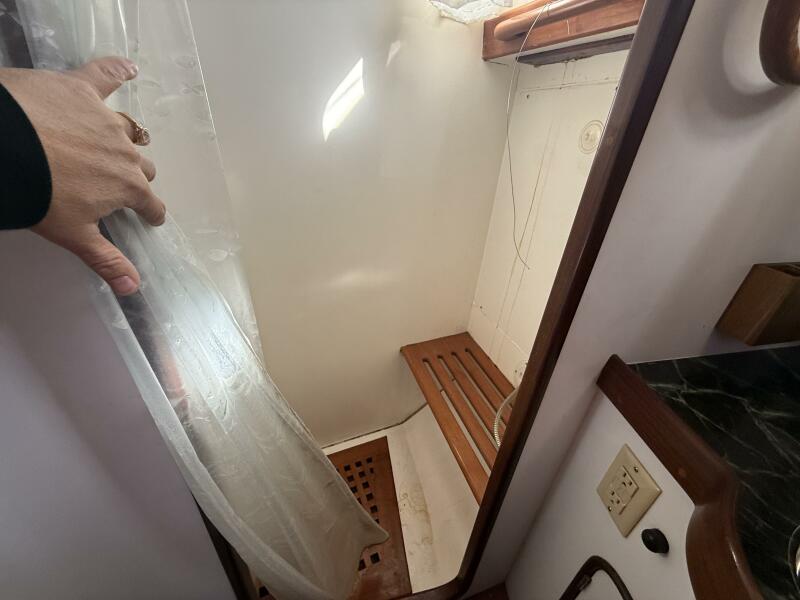 46' 1999 Passport 456