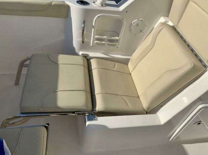 23ft Pursuit Yacht For Sale