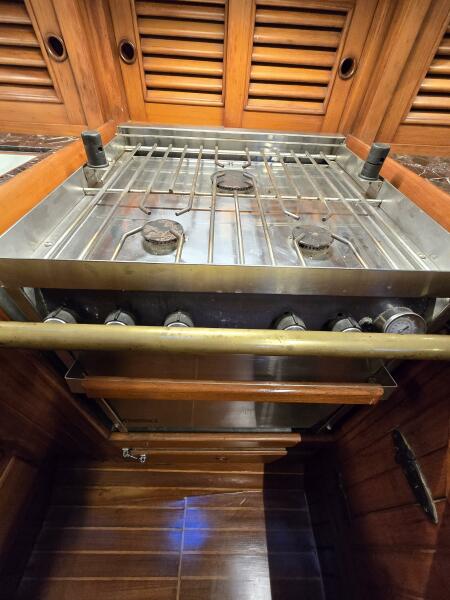 38' 1986 Hans Christian 38t