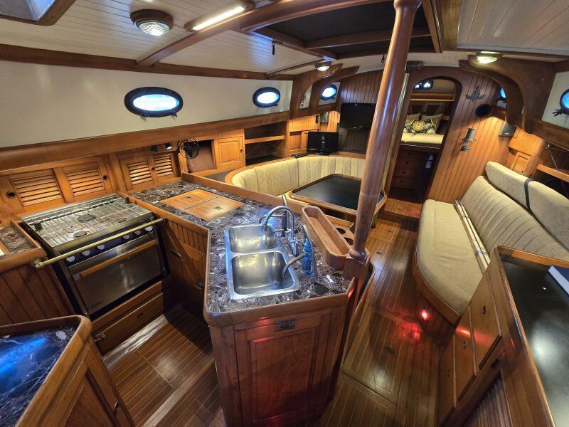 38' 1986 Hans Christian 38t