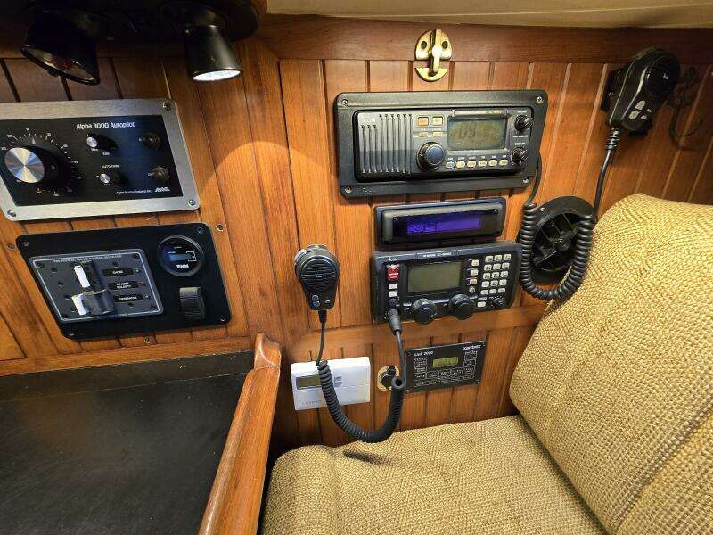 Dragonfly 38ft Hans Christian Yacht For Sale