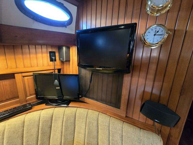 Dragonfly 38ft Hans Christian Yacht For Sale