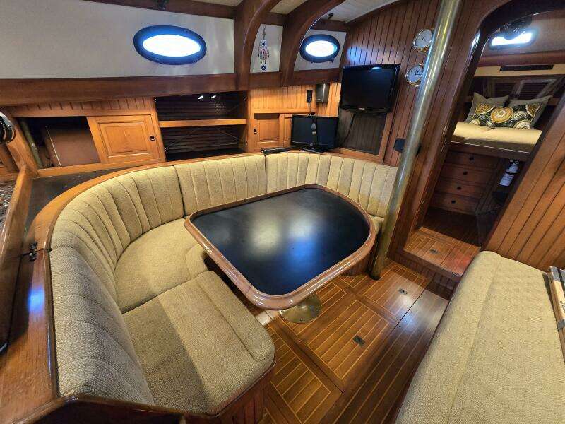 Dragonfly 38ft Hans Christian Yacht For Sale