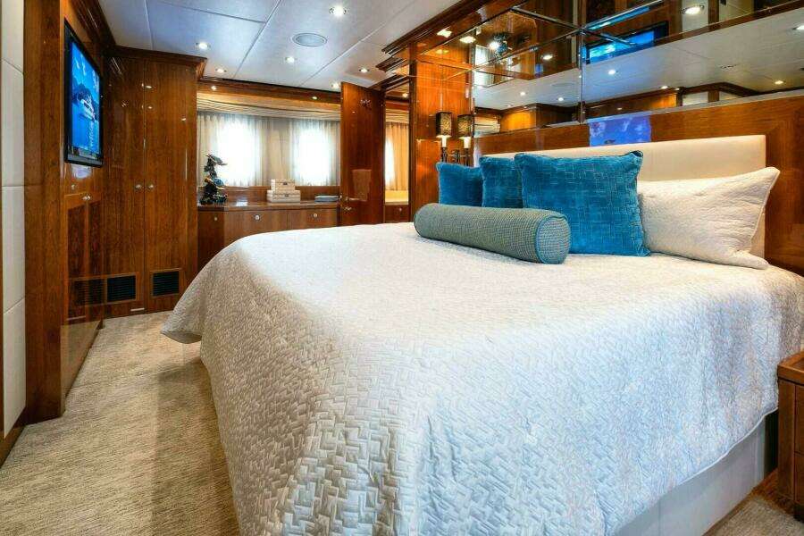 CYNDERELLA 101ft Hargrave Yacht For Sale