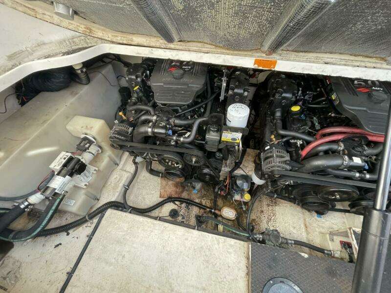 29ft Chaparral Yacht For Sale