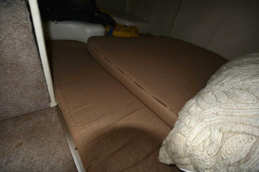 27' 1999 Rinker Fiesta Vee 270