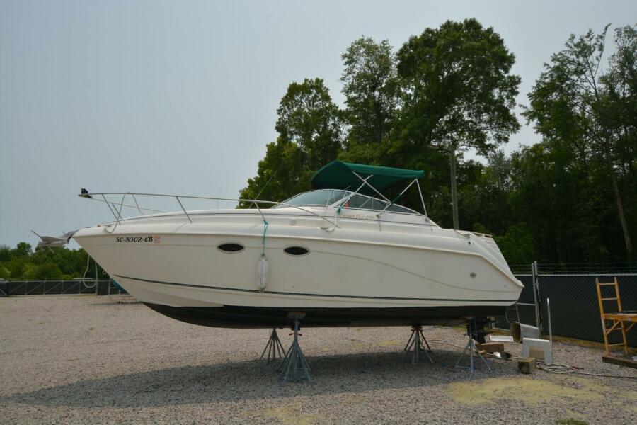 27' 1999 Rinker Fiesta Vee 270