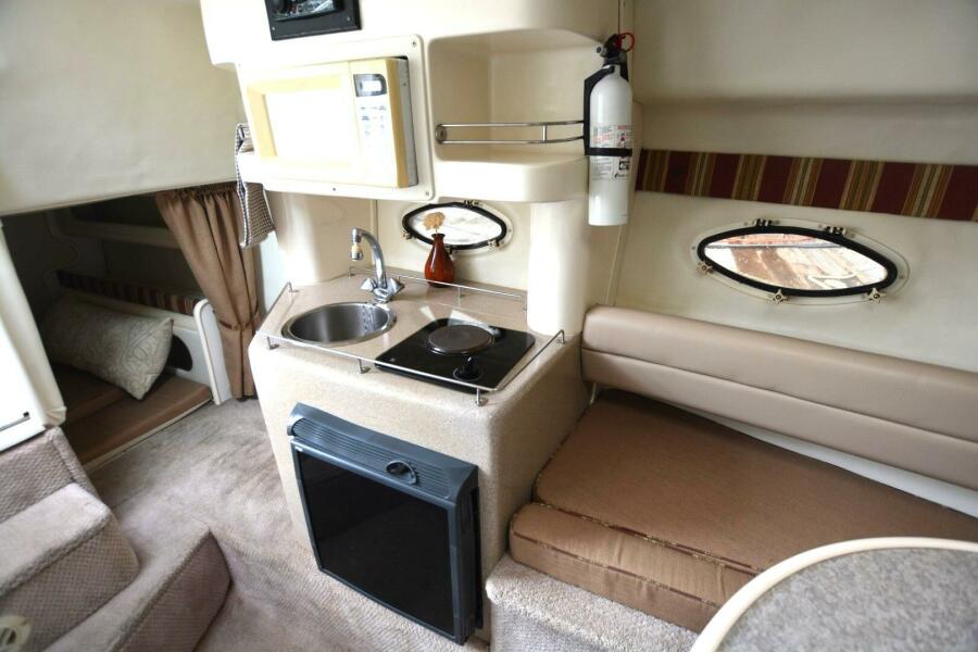 27' 1999 Rinker Fiesta Vee 270