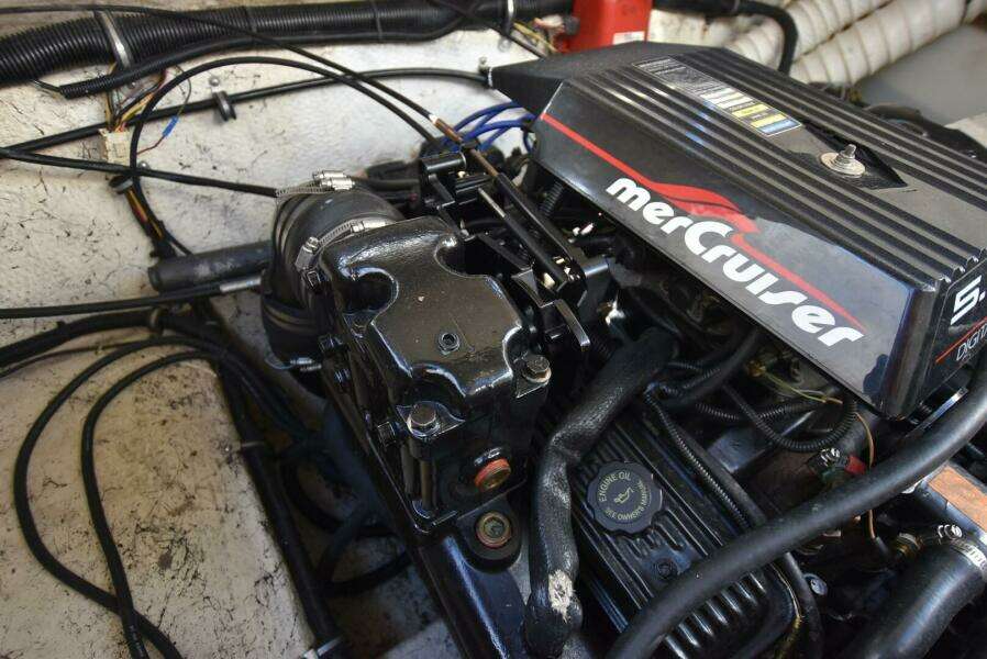 27ft Rinker Yacht For Sale