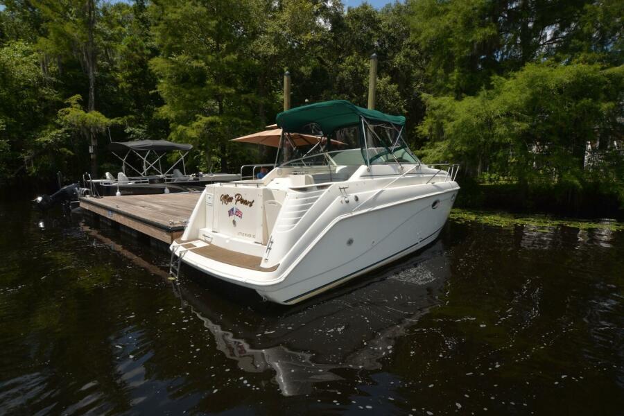 27' 1999 Rinker Fiesta Vee 270