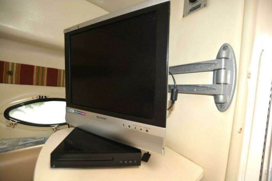 27ft Rinker Yacht For Sale