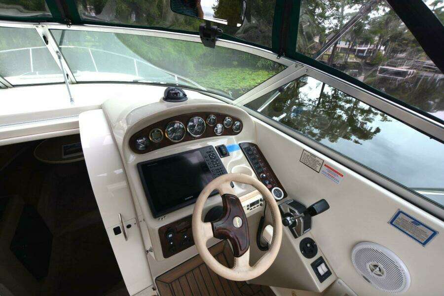 27ft Rinker Yacht For Sale