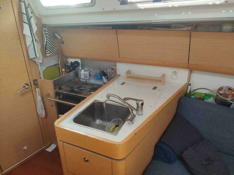Adventure  40ft Beneteau Yacht For Sale