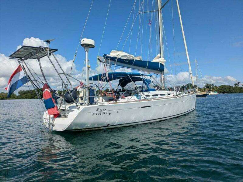 Adventure  40ft Beneteau Yacht For Sale