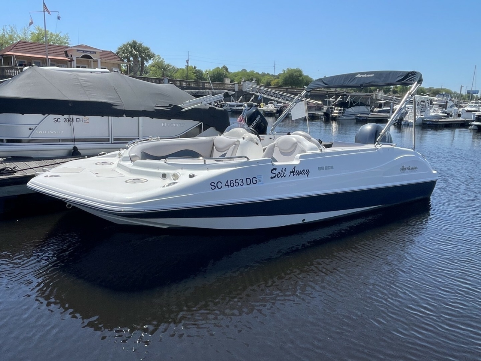 2017 Hurricane SunDeck Sport 202 OB