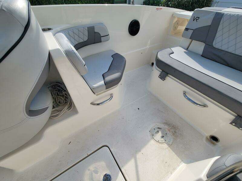 22ft Bayliner Yacht For Sale