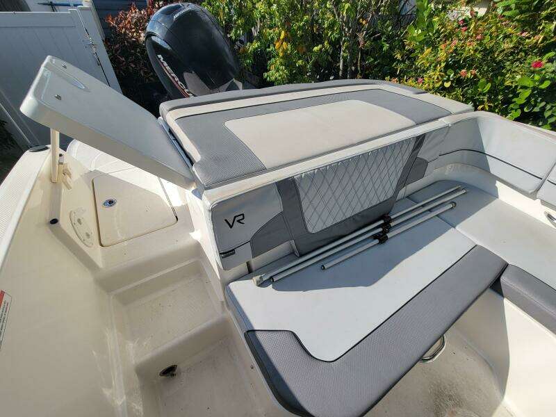 22ft Bayliner Yacht For Sale