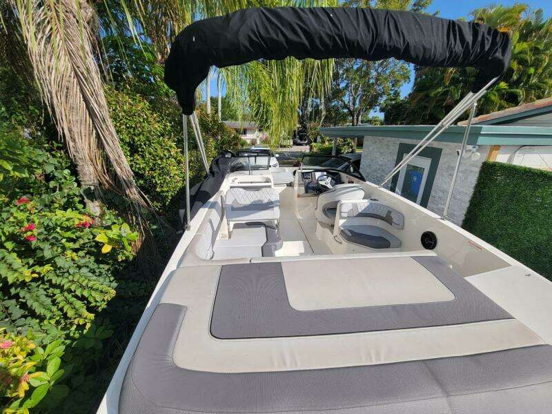 22ft Bayliner Yacht For Sale