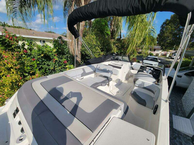 22ft Bayliner Yacht For Sale