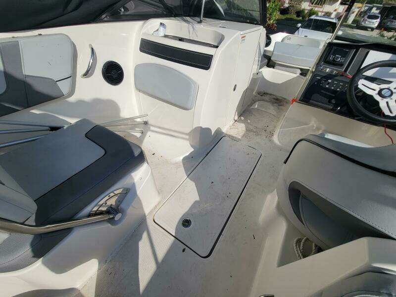 22ft Bayliner Yacht For Sale