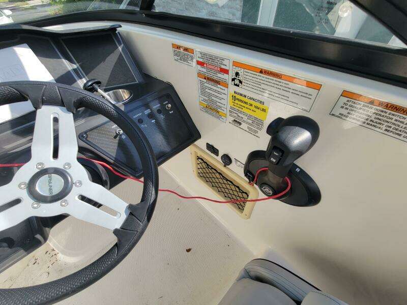 22ft Bayliner Yacht For Sale