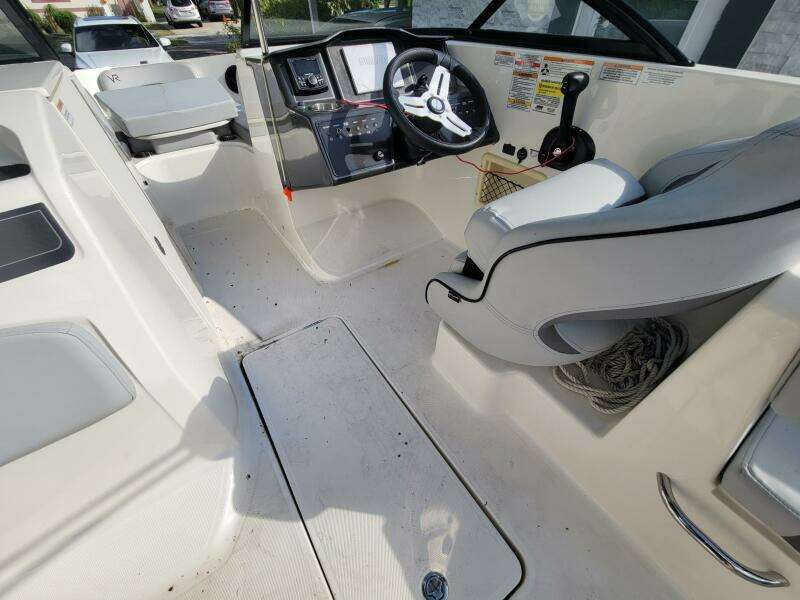 22ft Bayliner Yacht For Sale