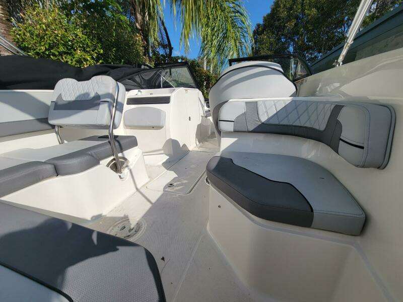 22ft Bayliner Yacht For Sale
