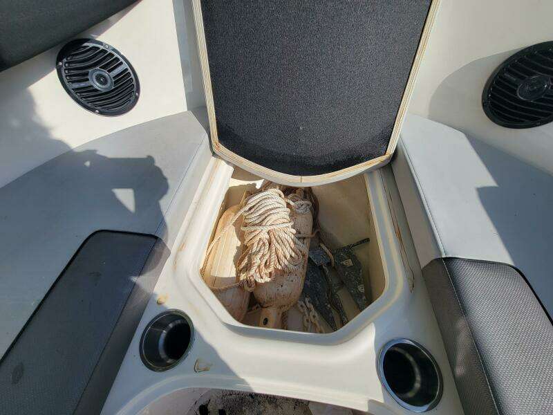 22ft Bayliner Yacht For Sale