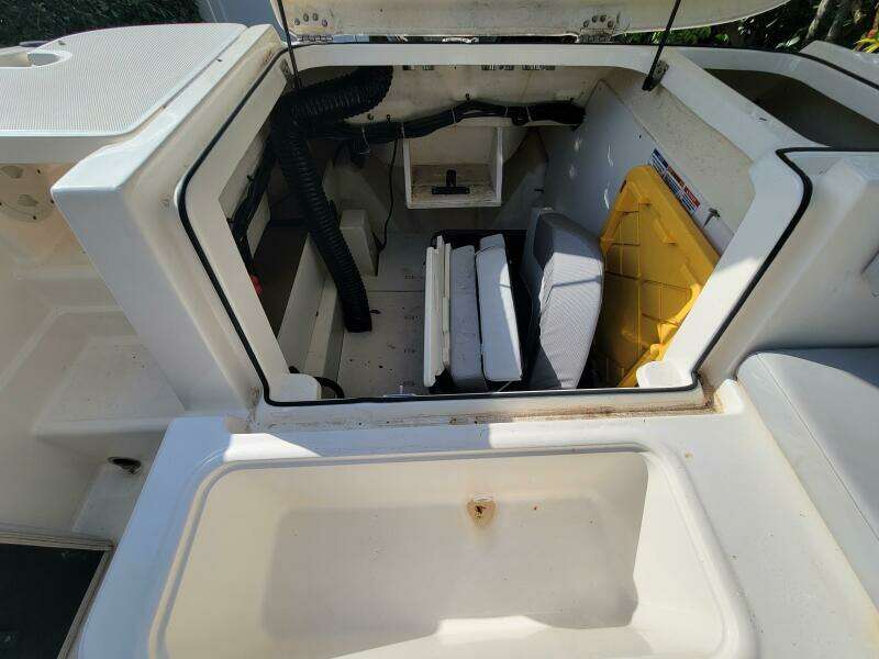 22ft Bayliner Yacht For Sale